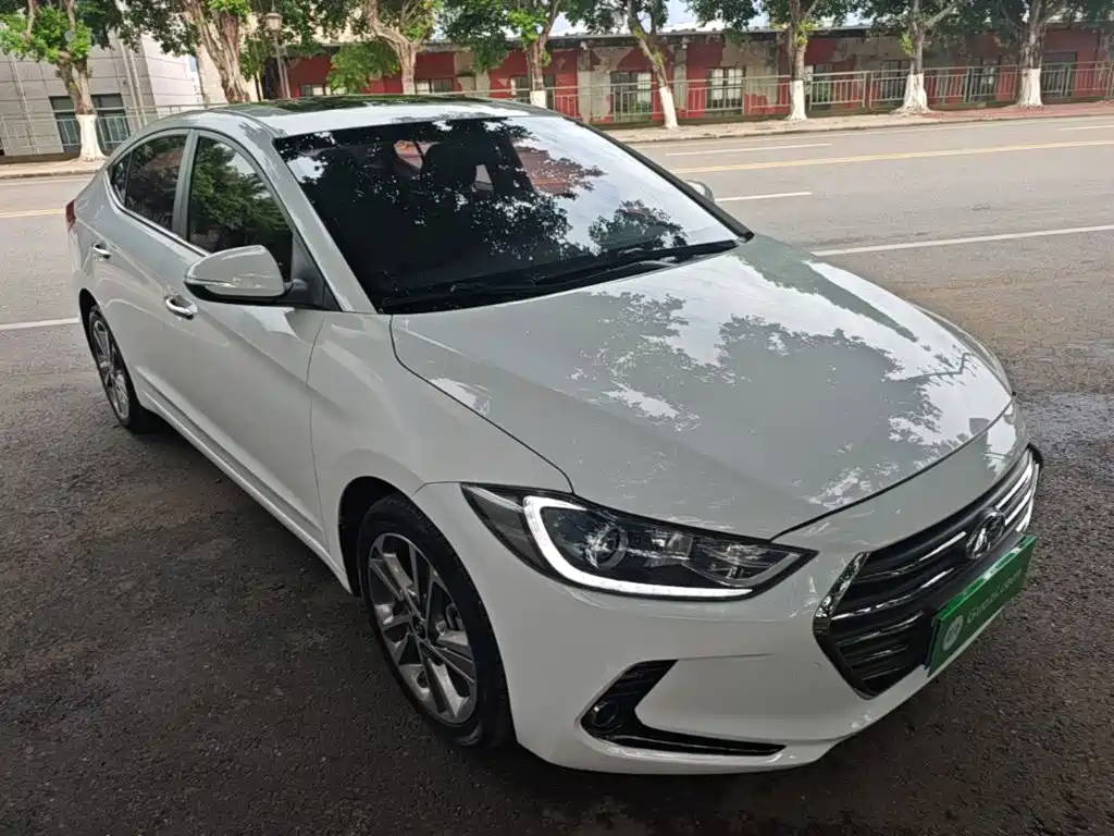 Hyundai Elantra — миниатюра 4