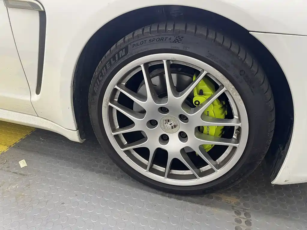 Porsche Panamera Hybrid — миниатюра 8