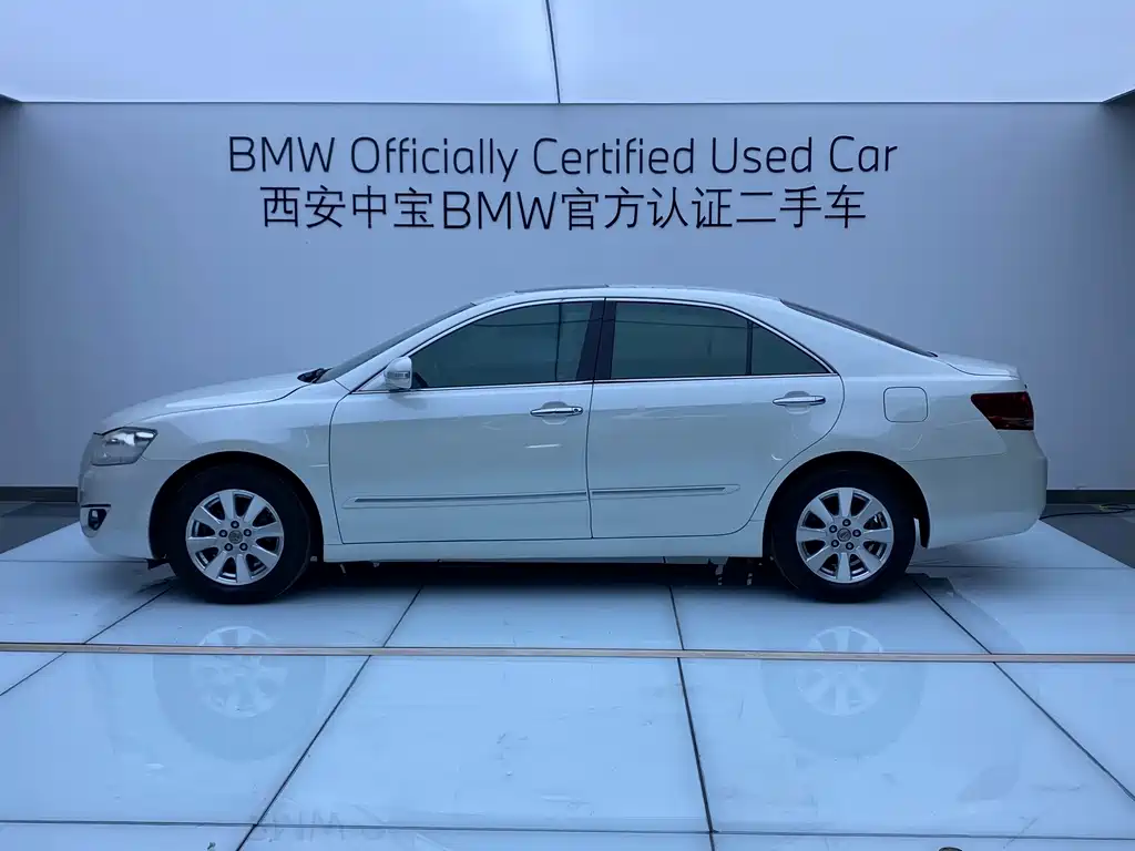 Toyota Camry — миниатюра 3