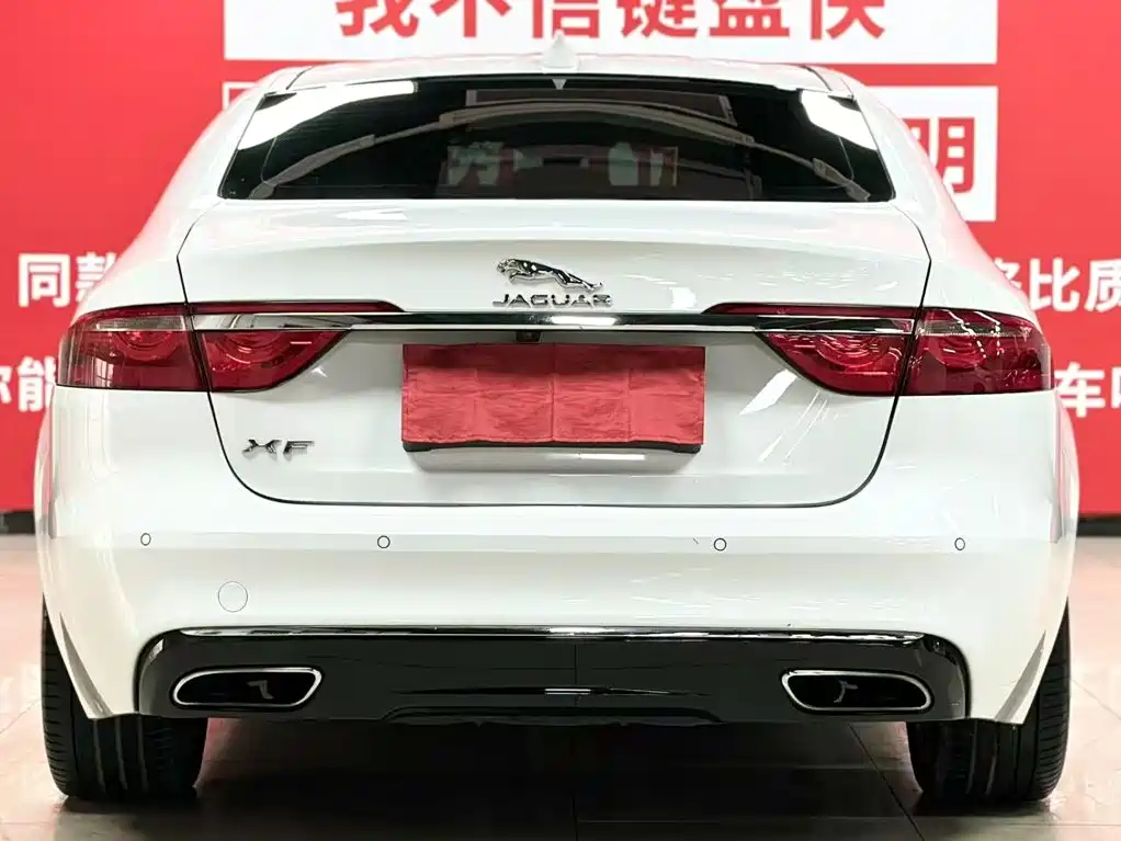 Jaguar XFL — миниатюра 6