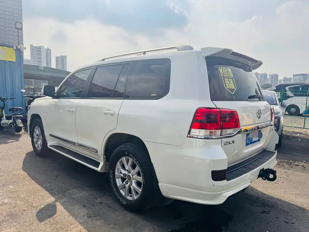 Toyota Land Cruiser — миниатюра 10