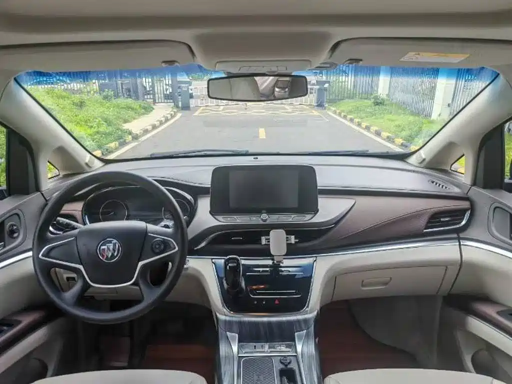 Buick GL8 — миниатюра 5