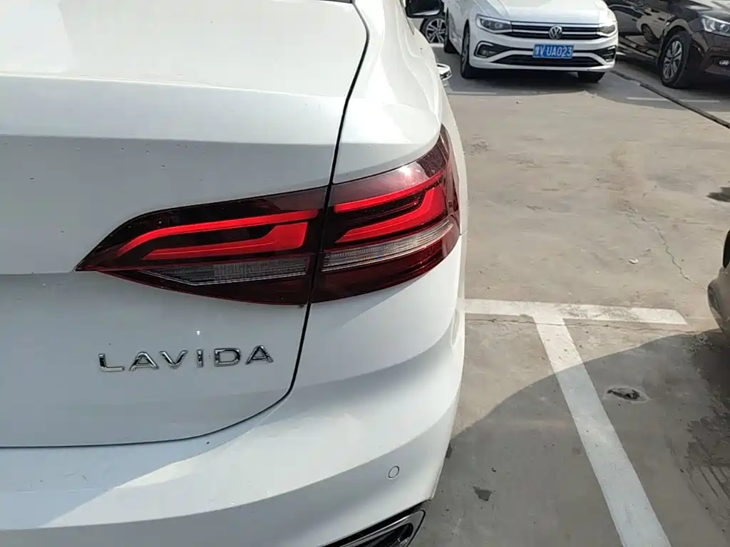 Volkswagen Lavida — миниатюра 8
