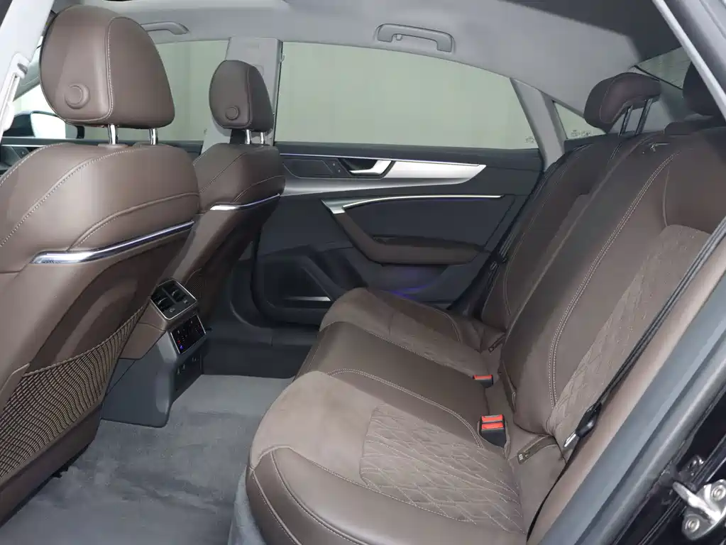 Audi A7L — миниатюра 15