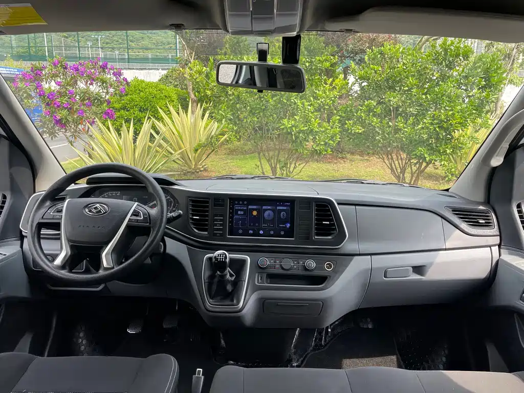 MAXUS V80 — миниатюра 9