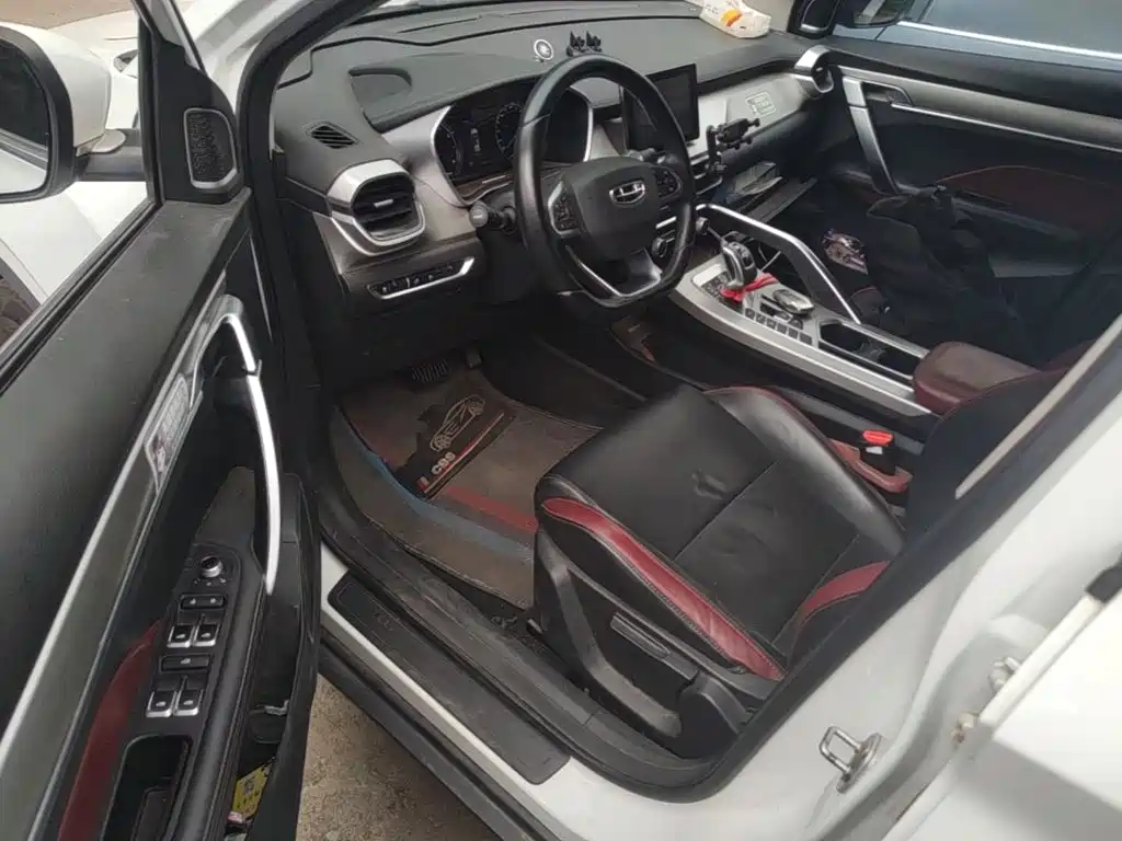 Geely Binyue — миниатюра 21