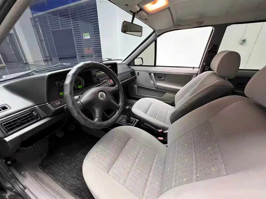 Volkswagen Santana Classic — миниатюра 3