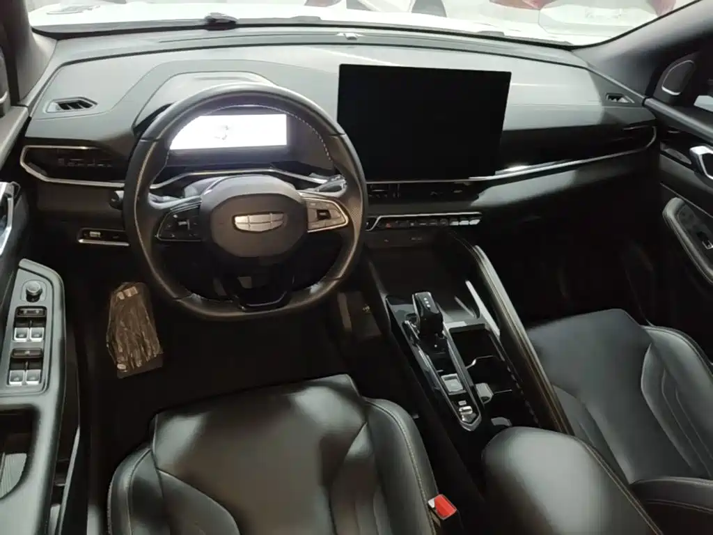 Geely Binyue — миниатюра 10