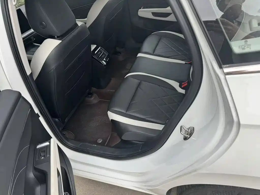 Volkswagen Sagitar — миниатюра 4