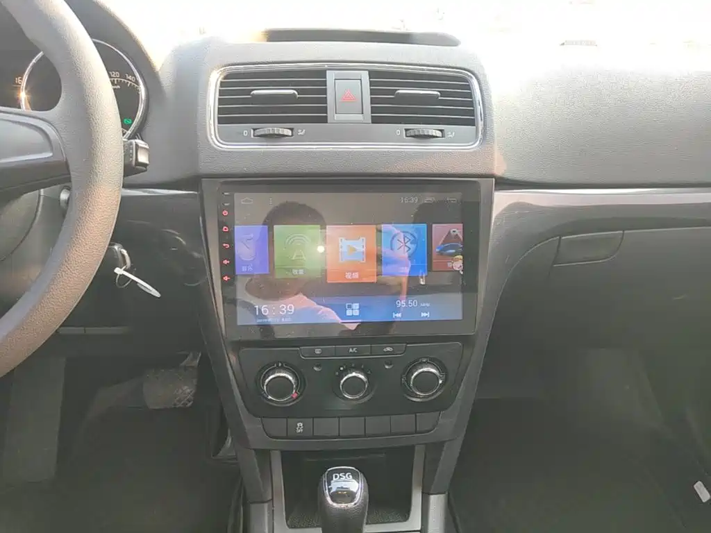 Skoda Yeti — миниатюра 13