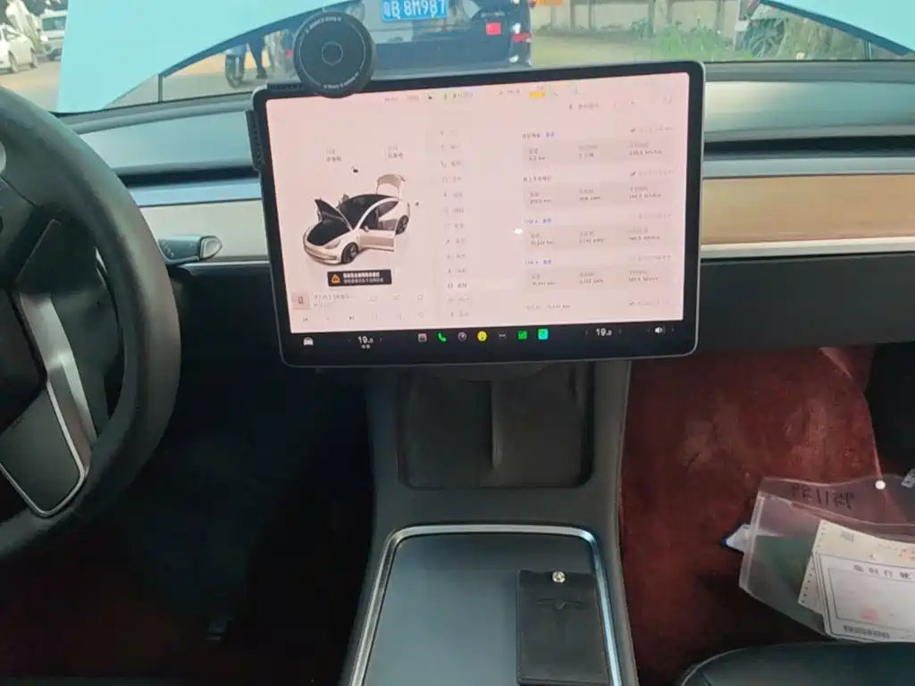 Tesla Model 3 — миниатюра 13