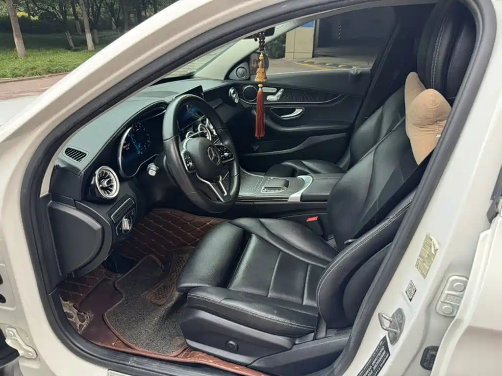 Mercedes-Benz C-Class — миниатюра 13