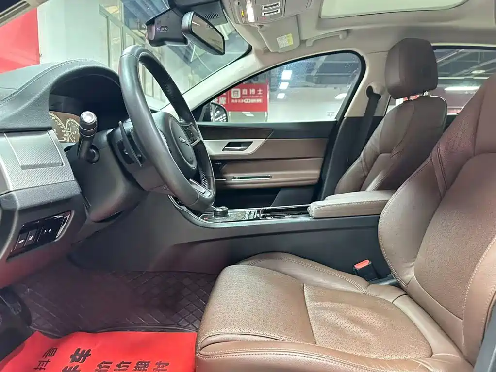 Jaguar XFL — миниатюра 8