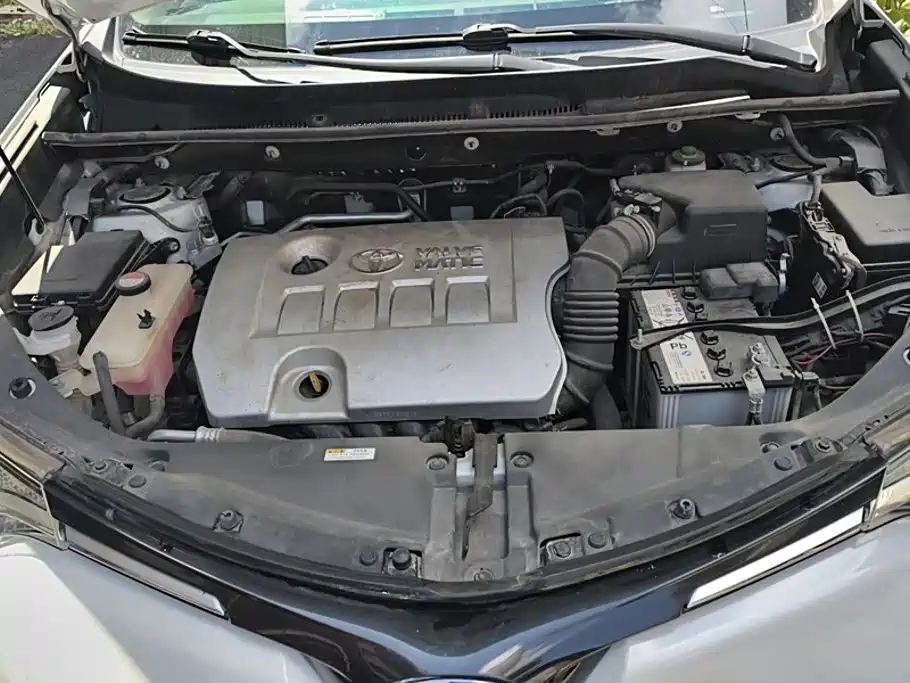 Toyota RAV4 — миниатюра 10