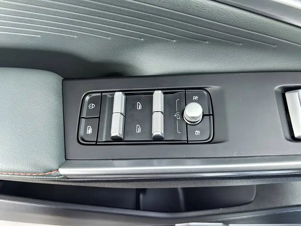 Geely Boyue — миниатюра 9