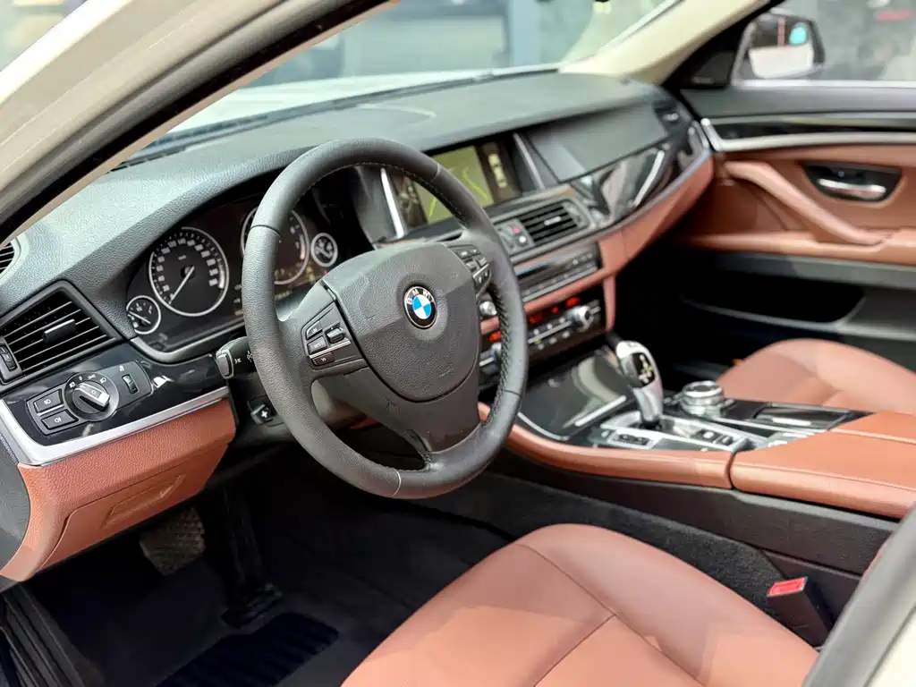 BMW 5 Series — миниатюра 9