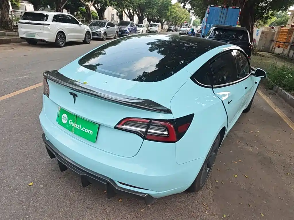 Tesla Model 3 — миниатюра 7