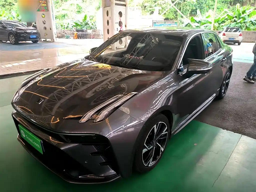 Купить Lynk & Co 03