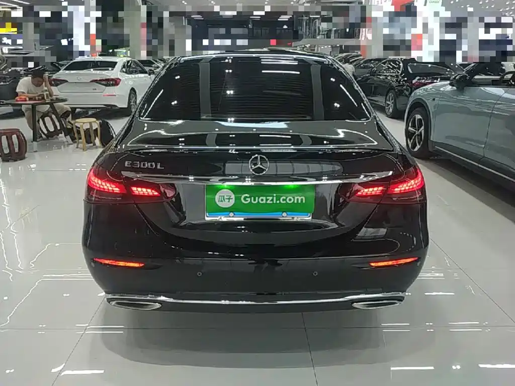 Mercedes-Benz E-Class — миниатюра 6