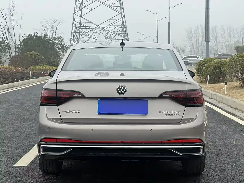 VOLKSWAGEN SAGITAR