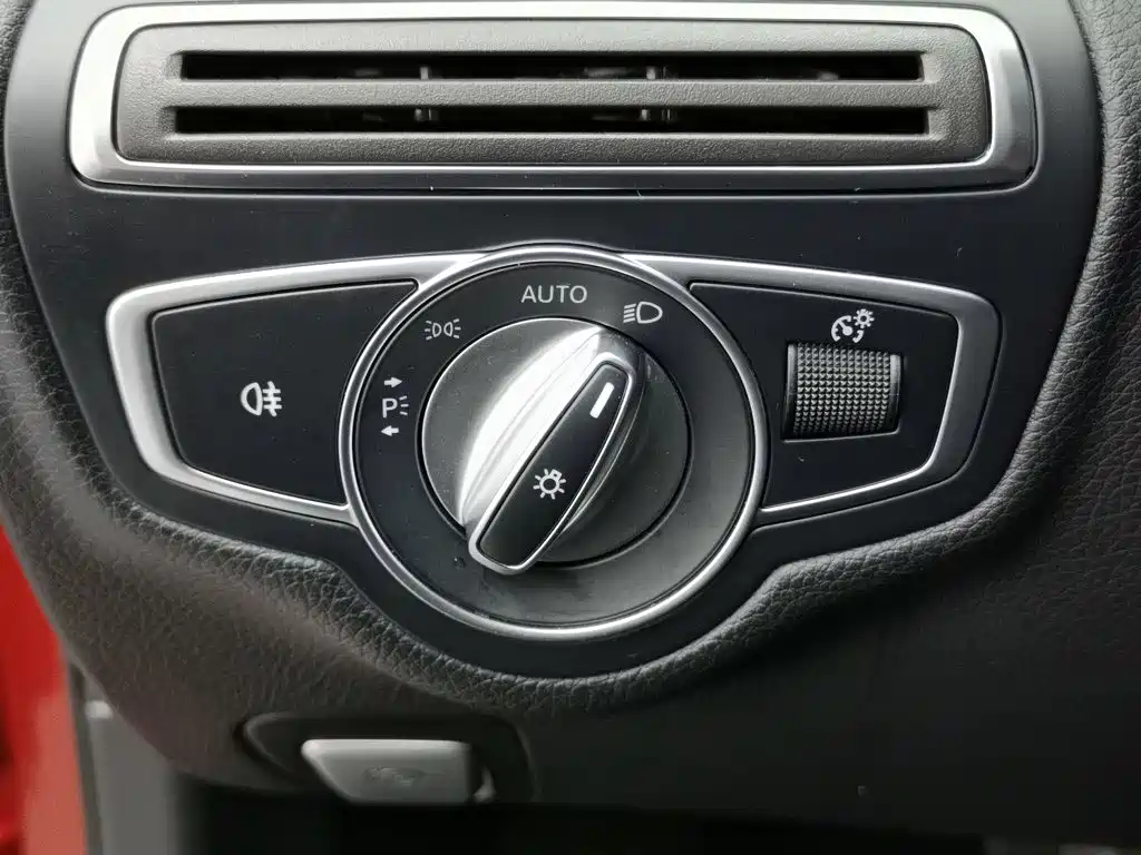 Mercedes-Benz C-Class — миниатюра 21