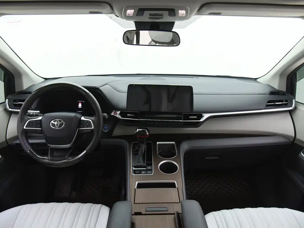 Toyota Sienna — миниатюра 6