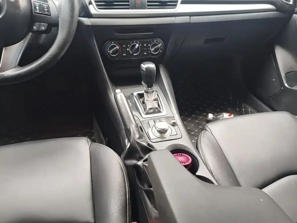 Mazda 3 Axela — миниатюра 14