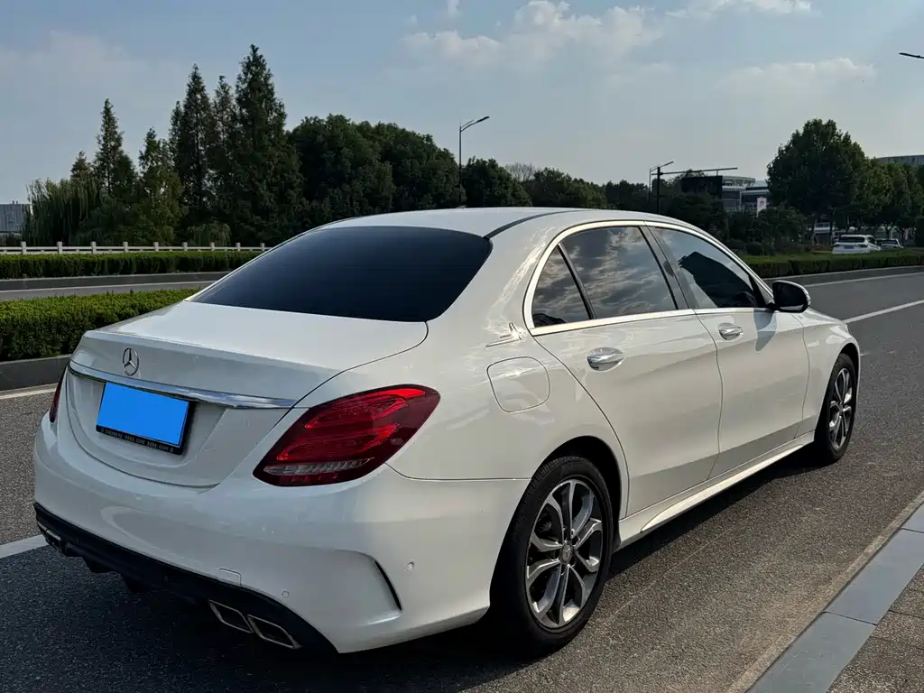 Mercedes-Benz C-Class — миниатюра 4