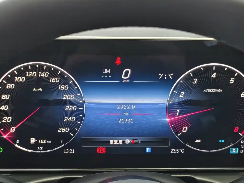 Mercedes-Benz C-Class — миниатюра 13