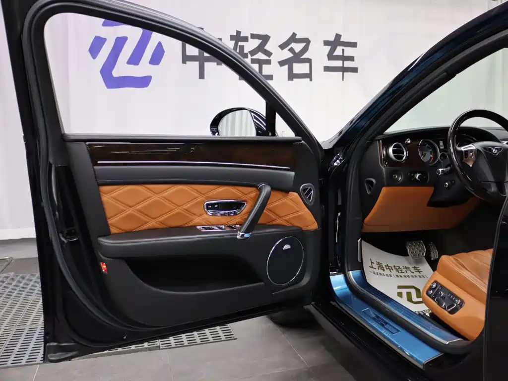 Bentley Flying Spur — миниатюра 7