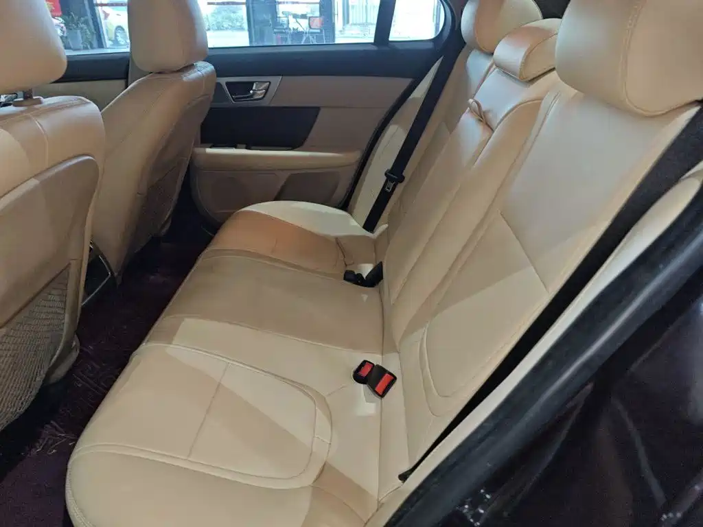 Jaguar XF — миниатюра 18