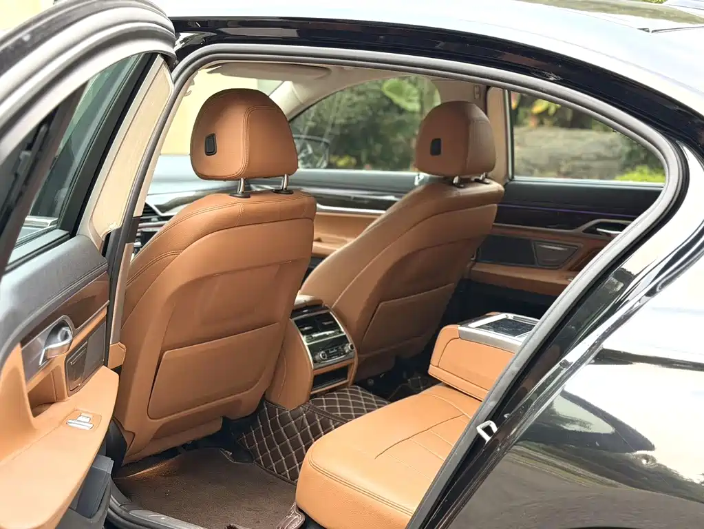 BMW 7 Series 7 2016 730Li Lead
