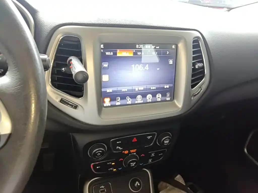 Jeep Compass — миниатюра 13