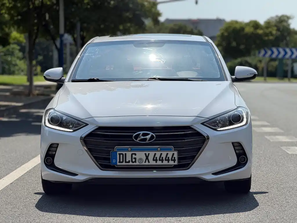 Купить Hyundai Elantra