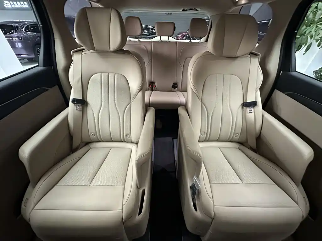 Buick GL8 Hybrid — миниатюра 9