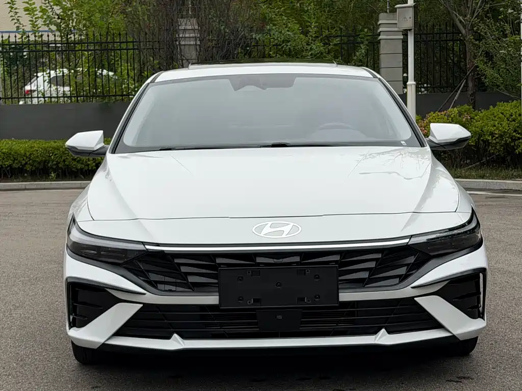 Hyundai Elantra — миниатюра 2