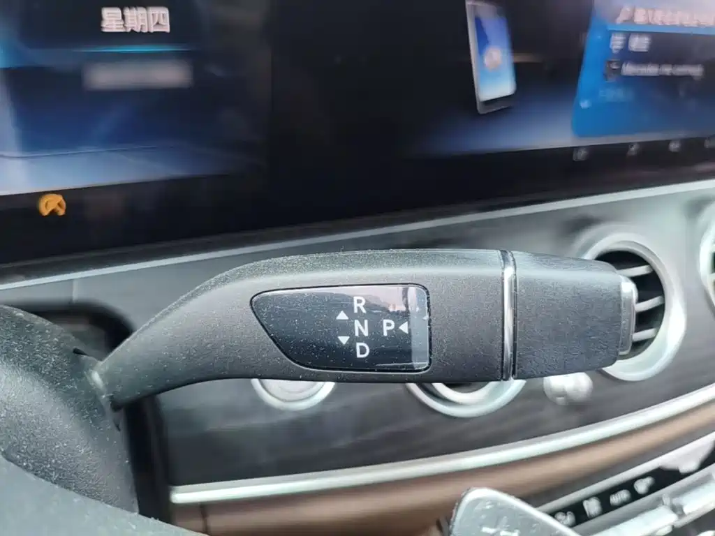Mercedes-Benz E-Class — миниатюра 12