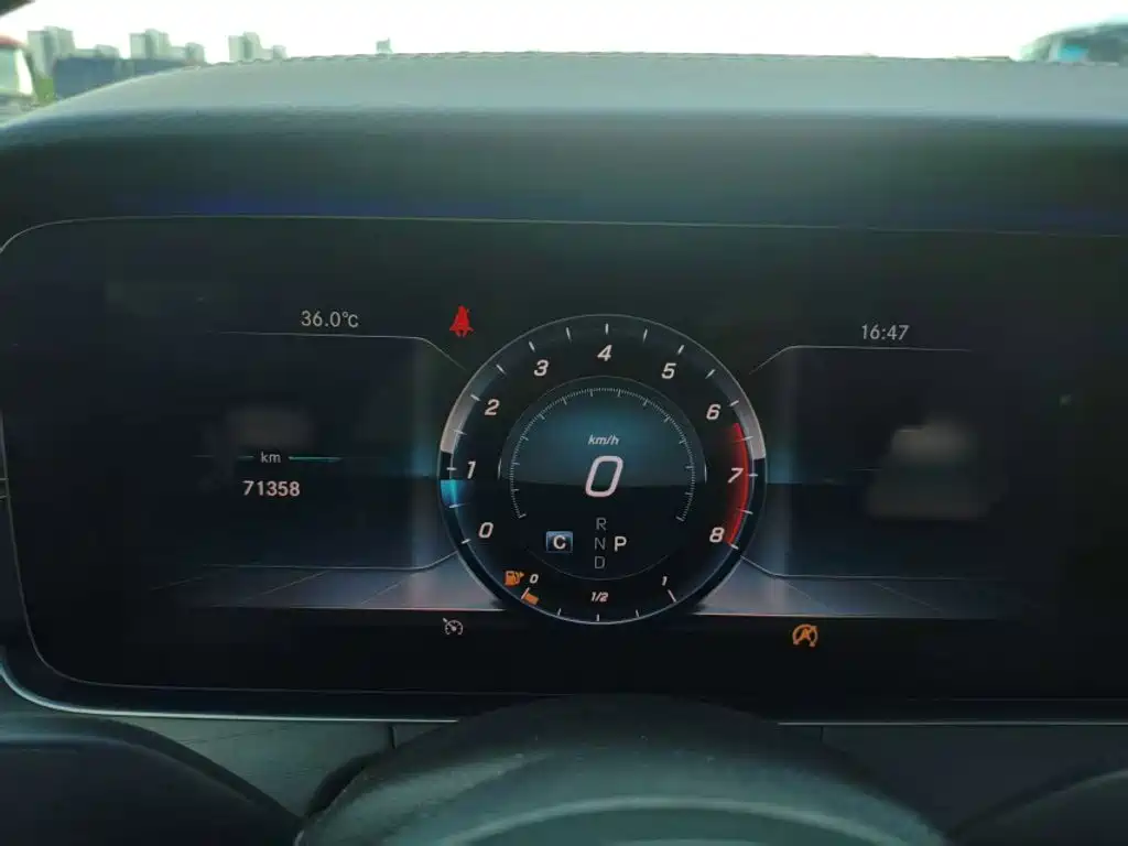 Mercedes-Benz E-Class — миниатюра 25