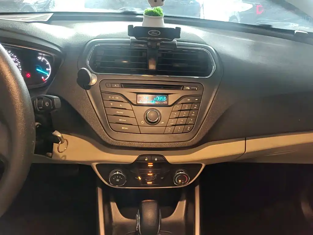 Ford Escort — миниатюра 13