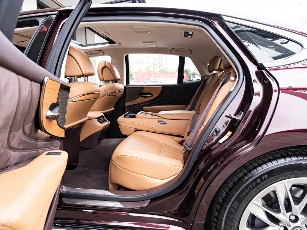 Lexus LS 2020 500h Luxury VI
