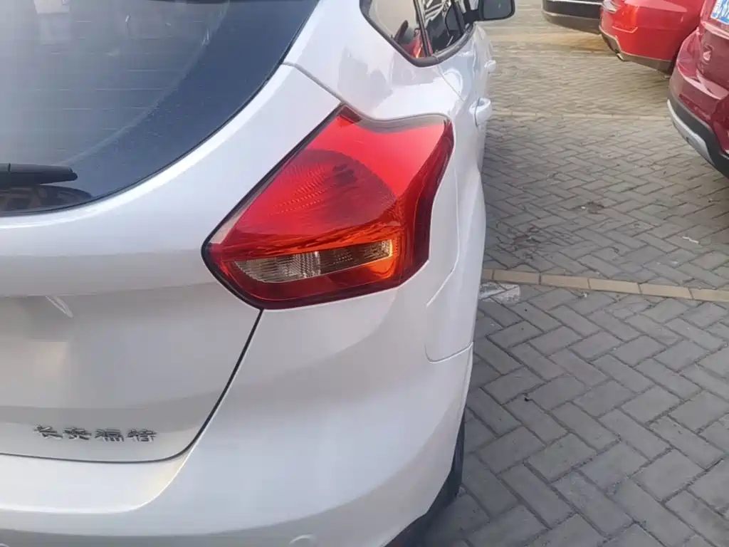 Ford Focus — миниатюра 8
