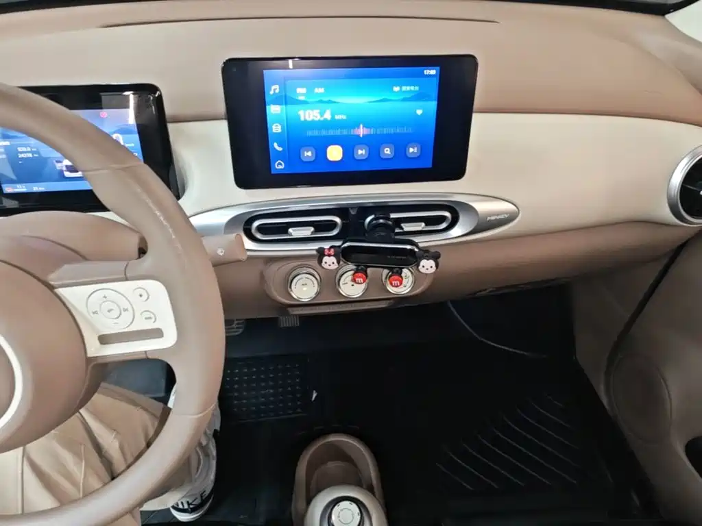 Wuling MINIEV — миниатюра 13