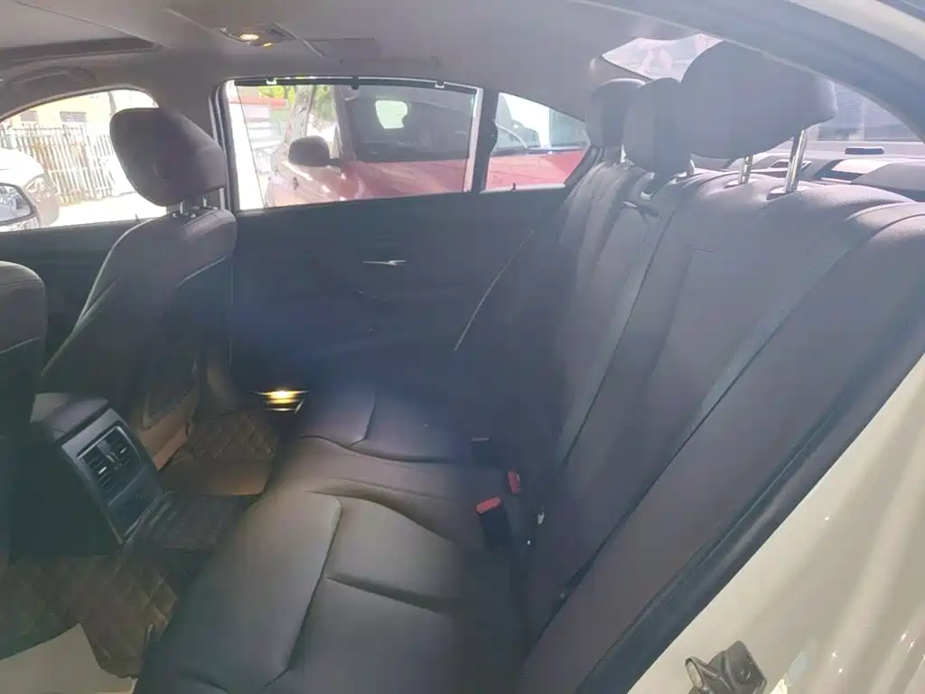BMW 3 Series — миниатюра 17