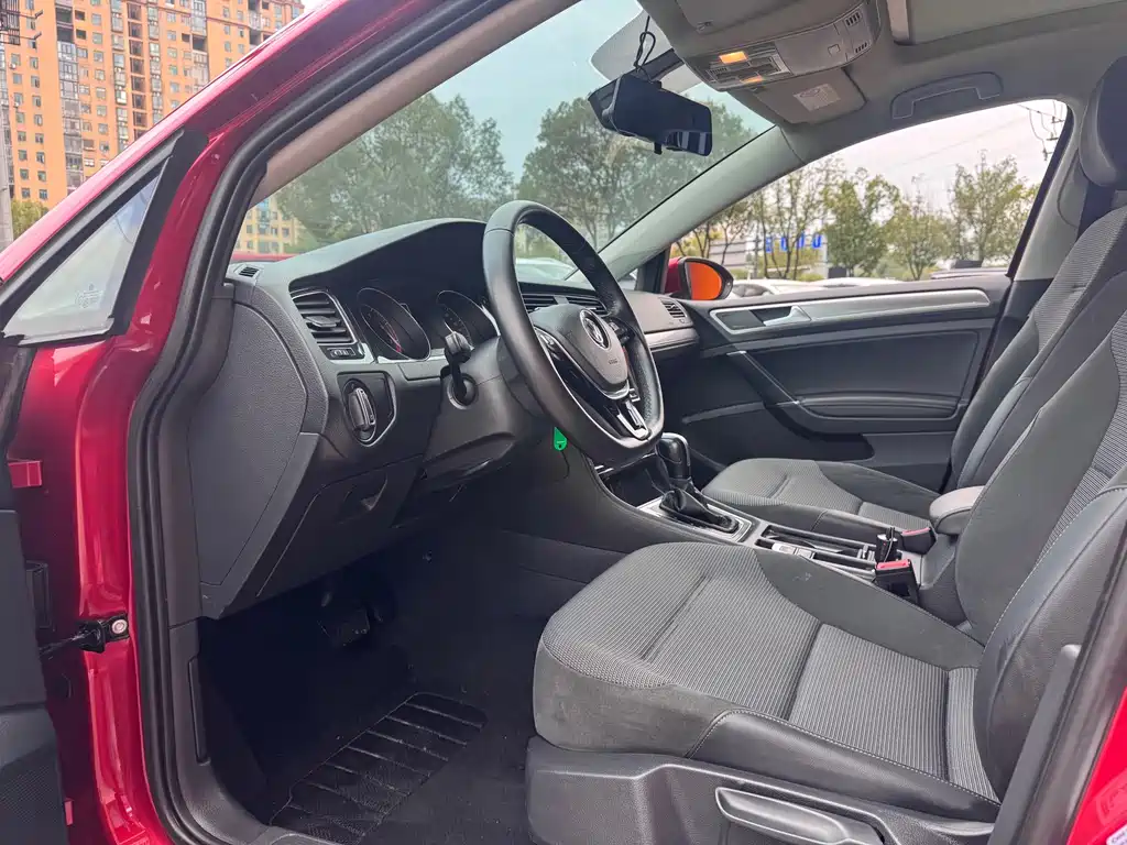 Volkswagen Golf — миниатюра 4