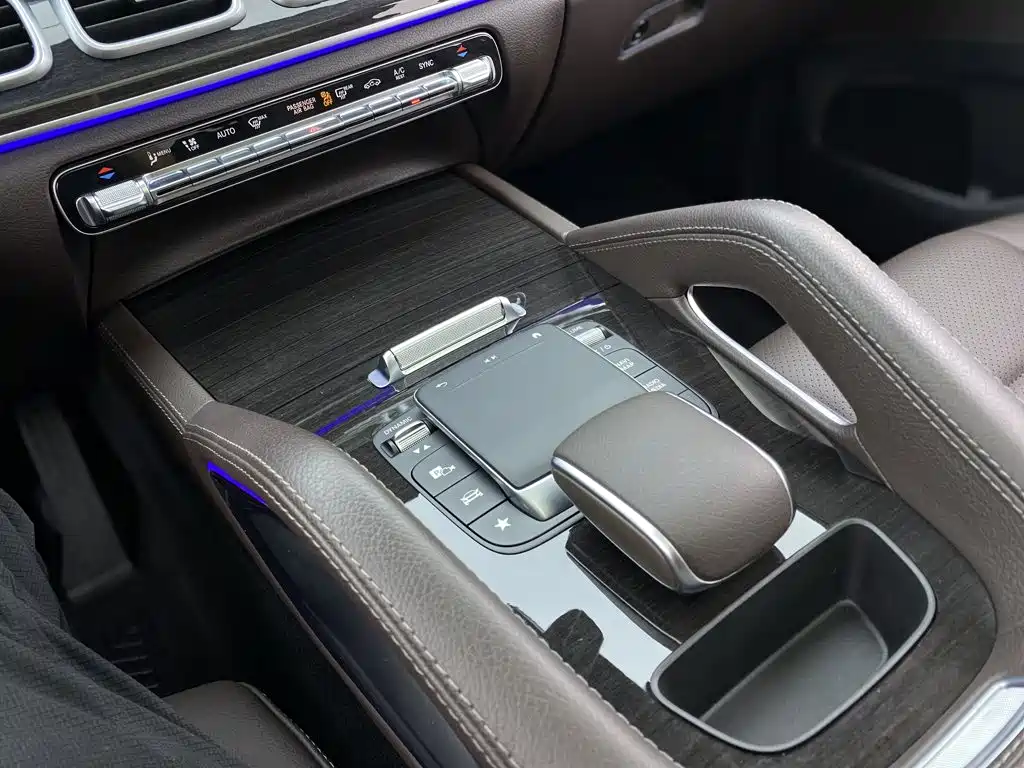 Mercedes-Benz GLE (Import) — миниатюра 23