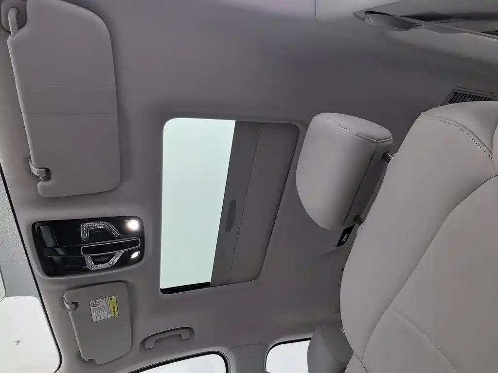 Roewe iMAX8 New Energy — миниатюра 14