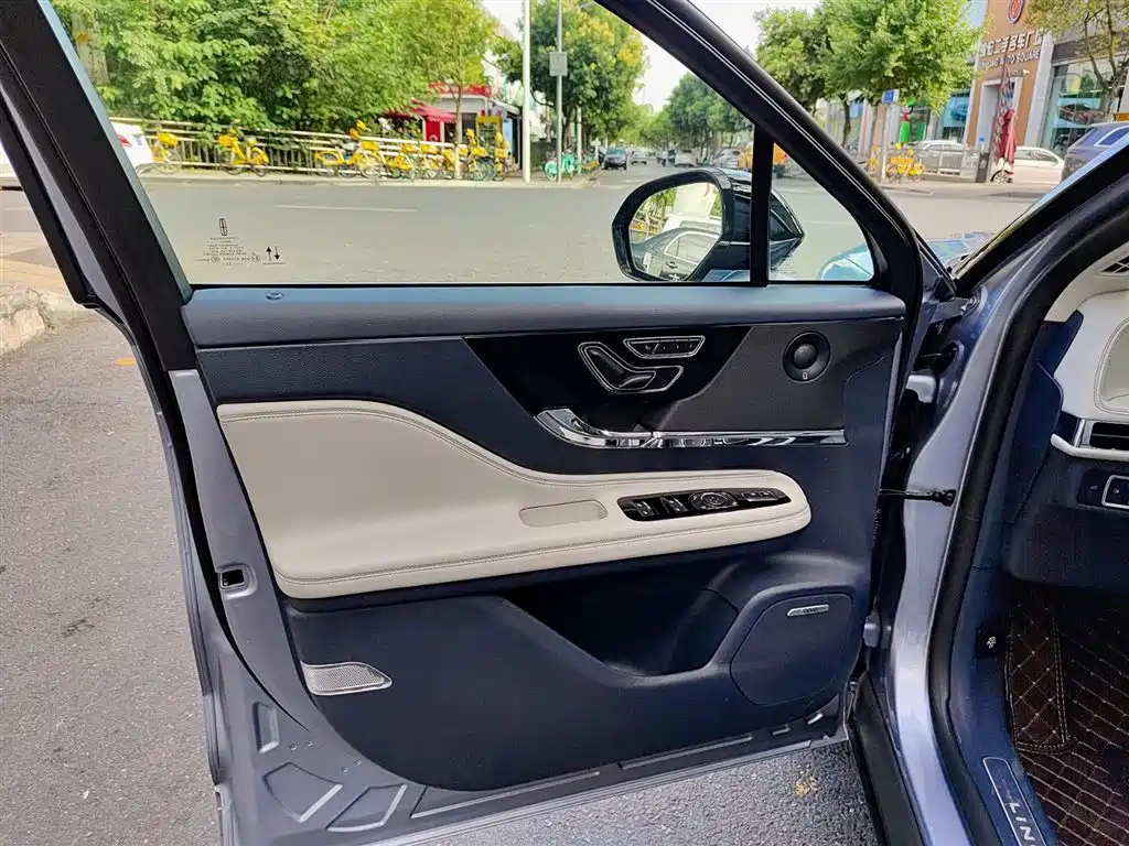 Lincoln Corsair 2023 2.0T
