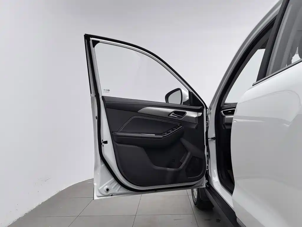 BAIC X3 — миниатюра 8
