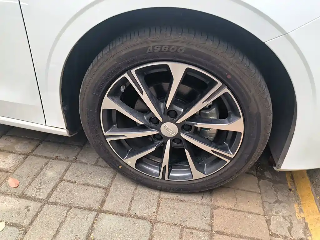 Geely Emgrand — миниатюра 26