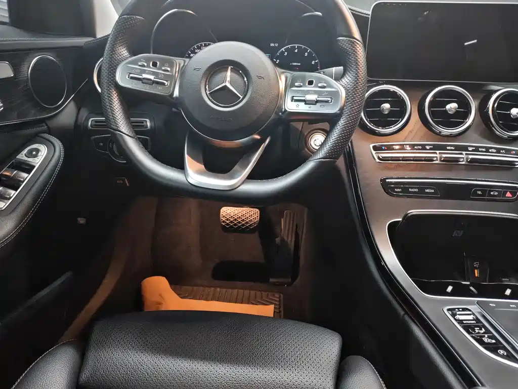 Mercedes-Benz C-Class — миниатюра 6